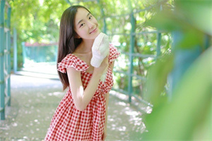 阿拉爱上海：Such as microblog, WeChat, and other social media platforms