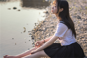 上海养生网：上海服装出口与 __ 政策的关系